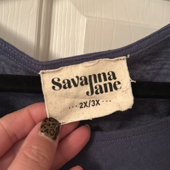 Cute oversized embroidered top - Picture 4 of 5